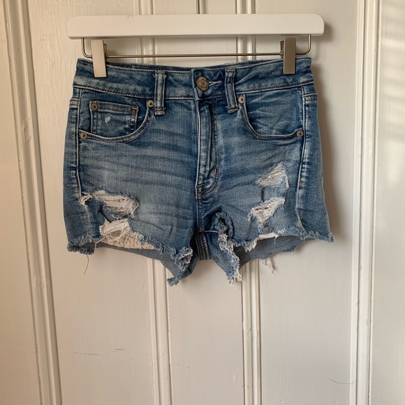 American Eagle Outfitters Pants - 🌛AEO🌛 hi rise shortie with lace pocket detail